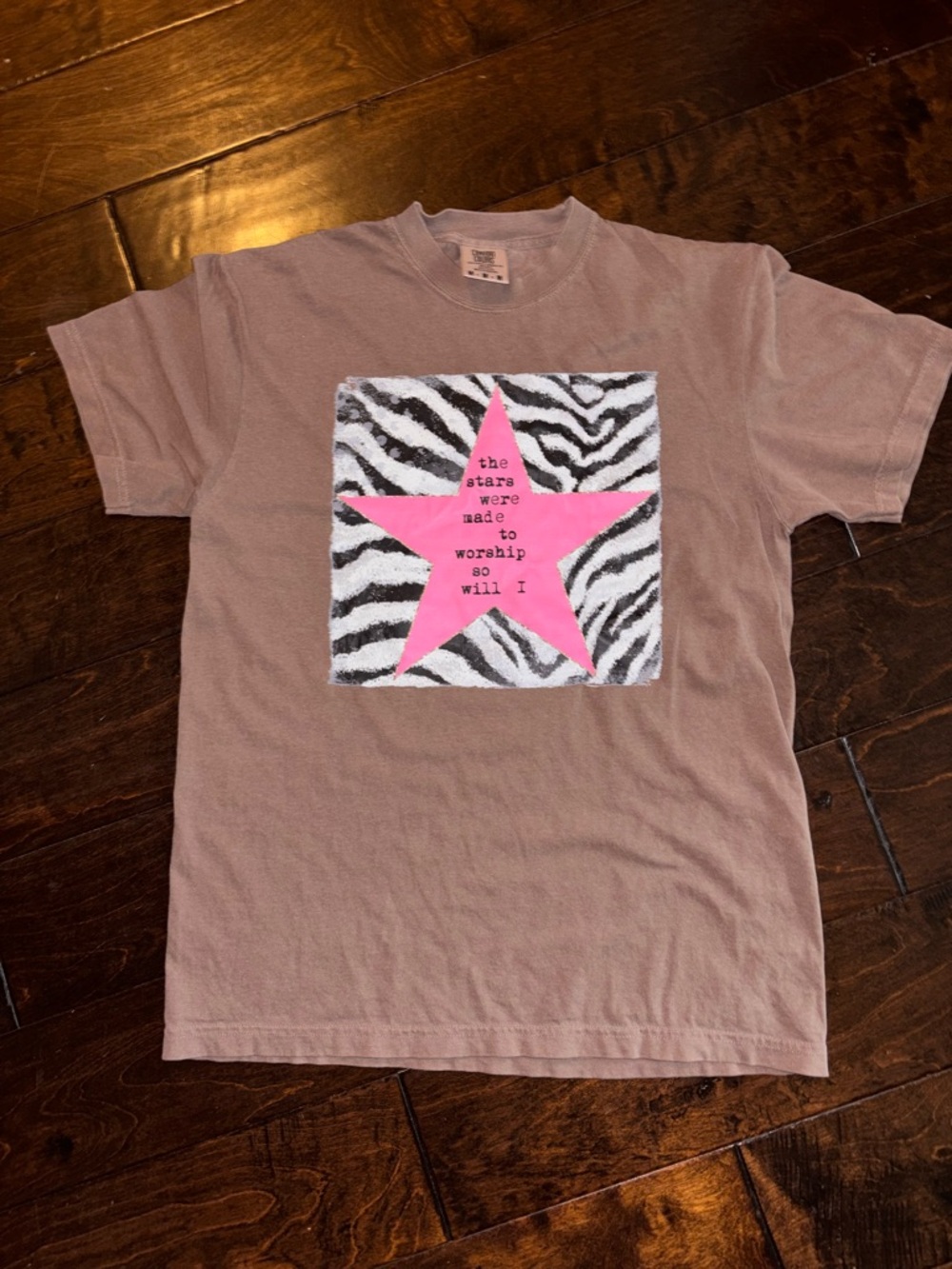 Pink Star Worship Graphic Tee size M brand New COMFORT COLORS